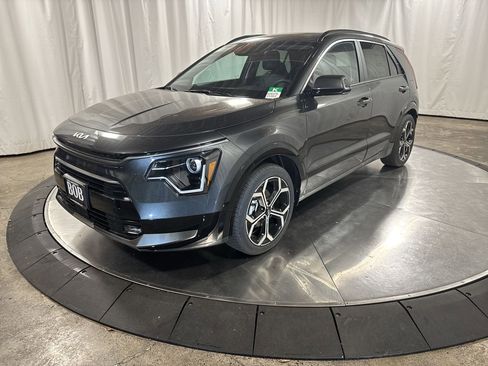 Certified 2025 Kia Niro EX Touring image 1