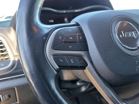 Used 2021 Jeep Grand Cherokee Limited image 27