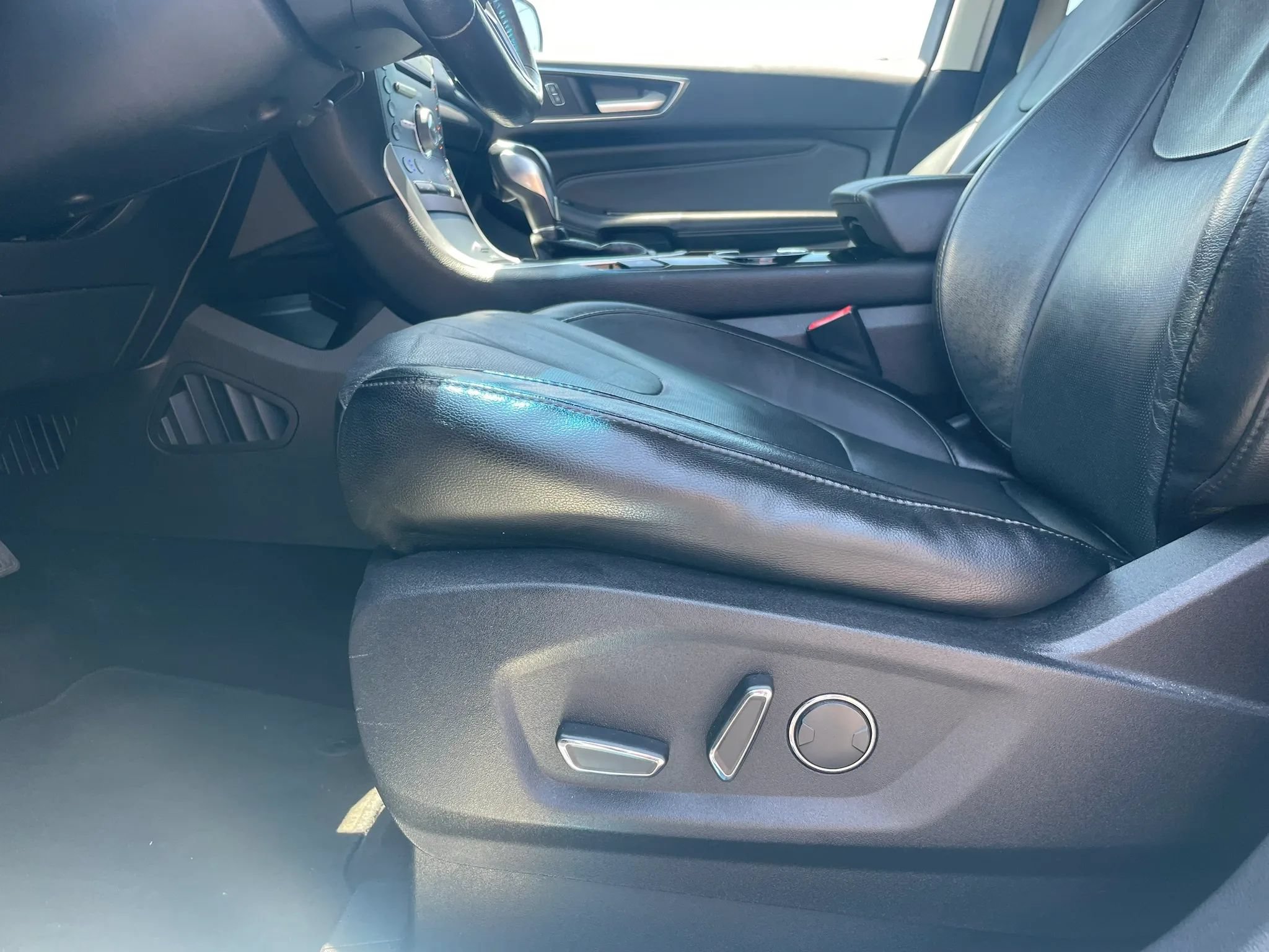 Used 2015 Ford Edge Titanium w/ Equipment Group 301A FWD image 36