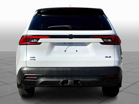 Used 2024 Toyota Grand Highlander XLE image 4