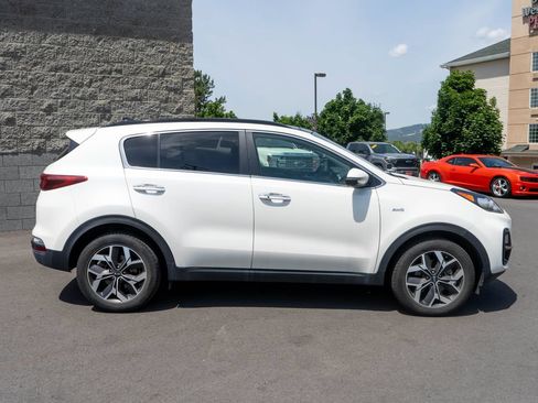Used 2020 Kia Sportage EX w/ Option Group 15 AWD/4WD image 8