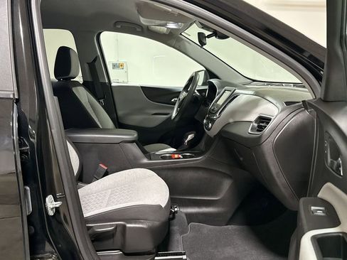 Used 2022 Chevrolet Equinox LS FWD image 21