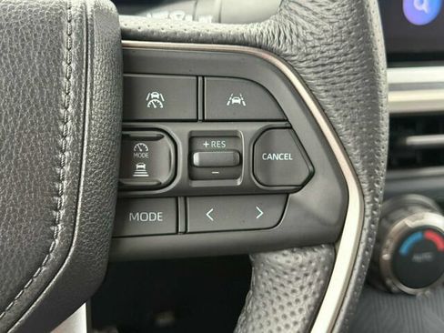Used 2024 Toyota Tacoma TRD Sport AWD/4WD image 28