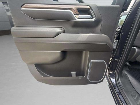 Used 2022 Chevrolet Silverado 1500 LT AWD/4WD image 35