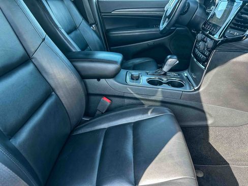 Used 2020 Jeep Grand Cherokee Limited AWD/4WD image 26