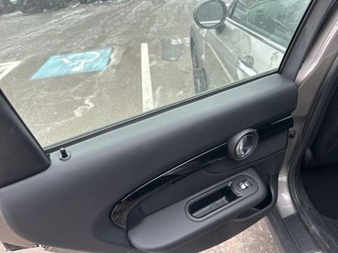 Used 2019 MINI Cooper Clubman S image 12