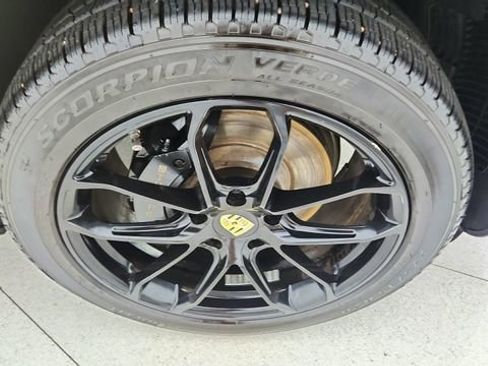 Used 2019 Porsche Cayenne image 55