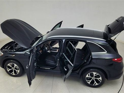 Used 2025 Mercedes-Benz GLC 350e GLC 350e image 90