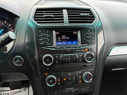 Used 2016 Ford Explorer XLT AWD/4WD image 20