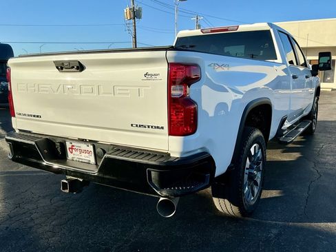 Used 2022 Chevrolet Silverado 2500 Custom w/ Custom Value Package image 17