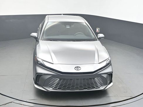 Used 2025 Toyota Camry XSE image 38