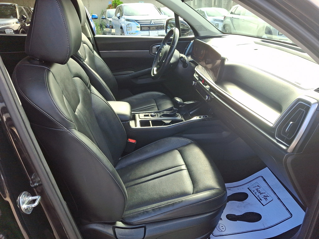 Used 2024 Kia Sorento S FWD image 13
