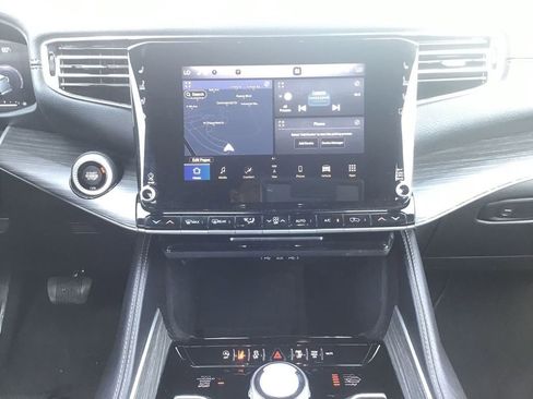 Used 2023 Jeep Wagoneer L Series III w/ Preferred Equipment Group image 14