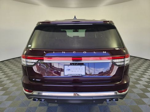 Used 2023 Lincoln Aviator AWD w/ Premium Package image 4