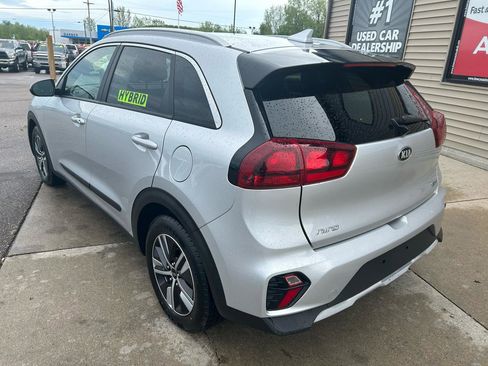 Used 2020 Kia Niro LXS FWD image 7