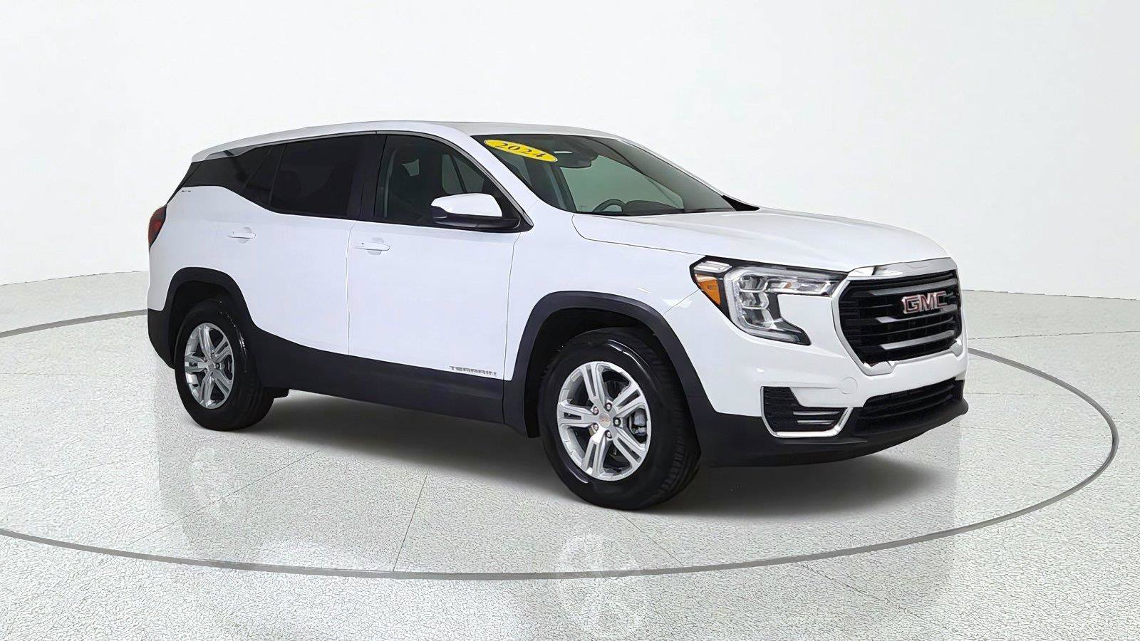 Used 2024 GMC Terrain SLE w/ LPO, Floor Liner Package AWD/4WD image 8