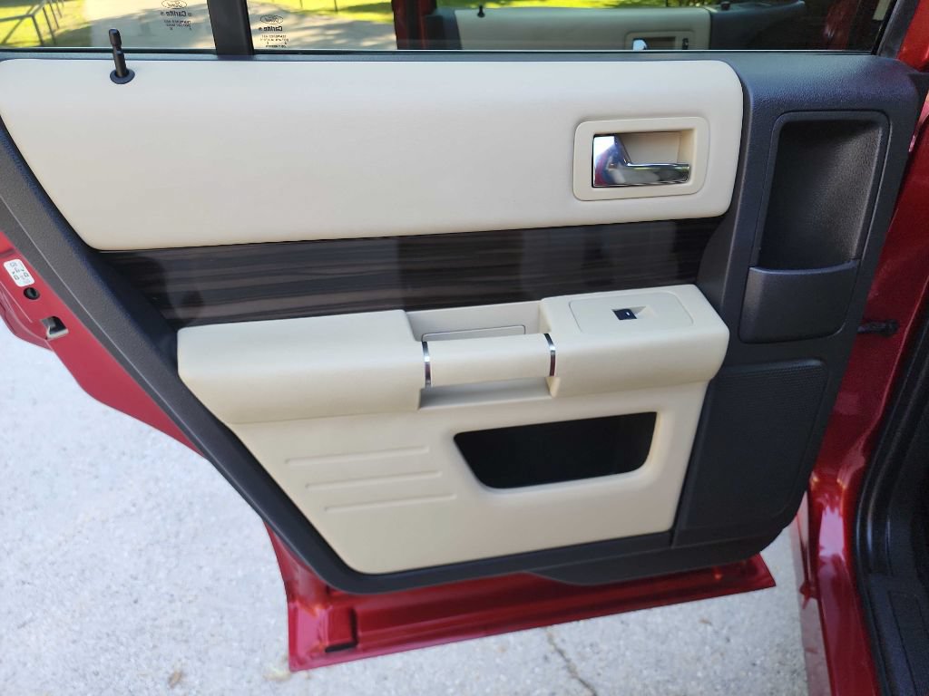 Used 2014 Ford Flex SEL w/ Equipment Group 202A FWD image 29