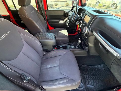 Used 2013 Jeep Wrangler Unlimited Rubicon w/ Connectivity Group image 10