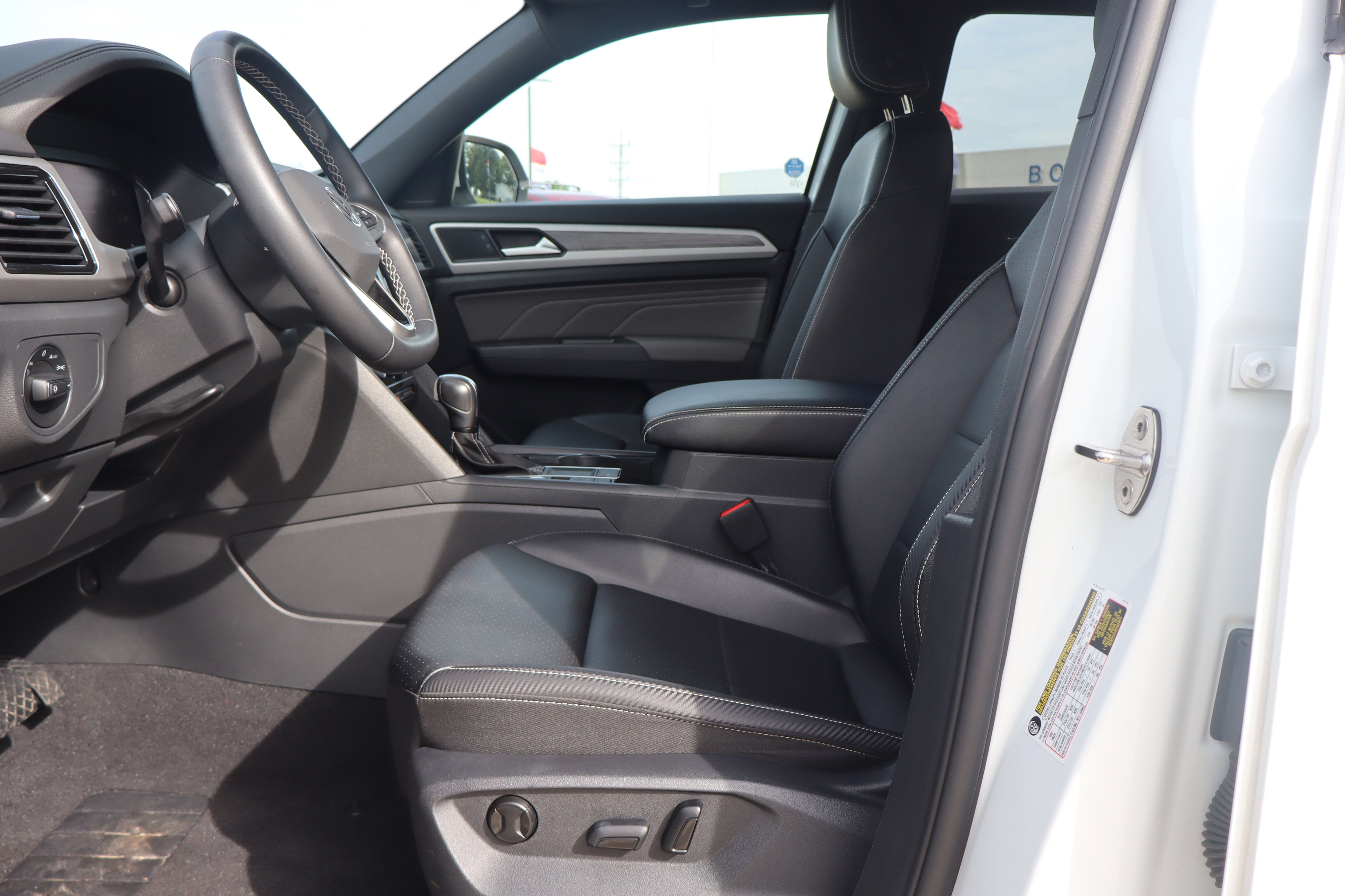 Used 2023 Volkswagen Atlas Cross Sport SE FWD image 10