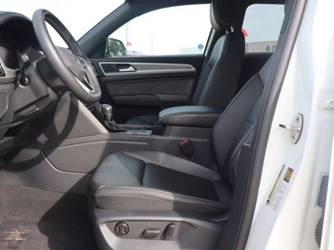 Used 2023 Volkswagen Atlas Cross Sport SE FWD image 10