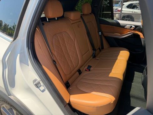 Used 2023 BMW X5 xDrive40i AWD/4WD image 37