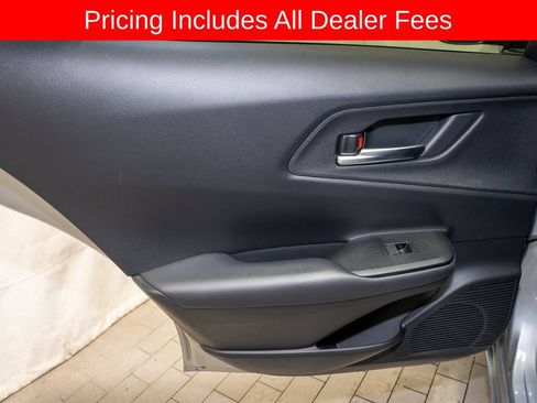 Used 2025 Toyota Prius Plug-In Hybrid FWD image 9