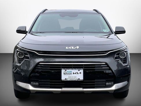 Used 2023 Kia Niro SX image 5