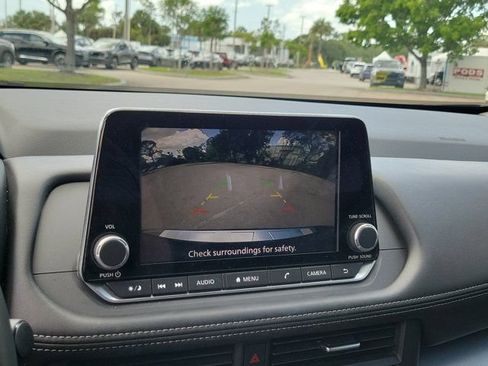 Certified 2026 Nissan Rogue SV FWD image 27