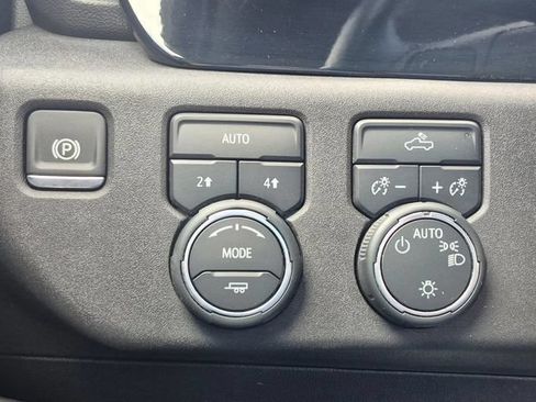 Used 2024 Chevrolet Silverado 1500 LT AWD/4WD image 89