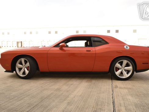 Used 2008 Dodge Challenger SRT8 image 4