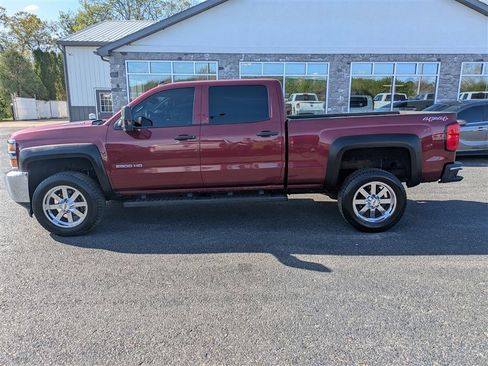 Used 2015 Chevrolet Silverado 2500 LT AWD/4WD image 3