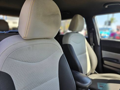 Used 2015 Kia Soul + FWD image 26