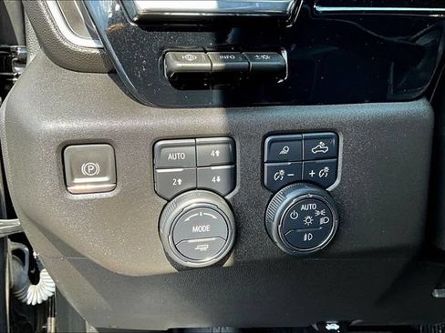 Used 2024 Chevrolet Silverado 2500 High Country w/ High Country Premium Package AWD/4WD image 16
