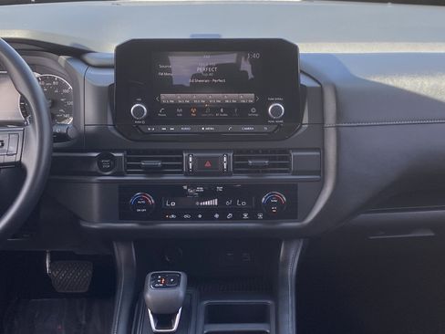 Used 2025 Nissan Pathfinder S FWD image 13