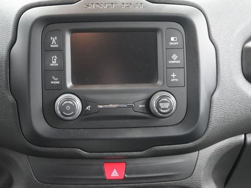 Used 2017 Jeep Renegade Latitude FWD image 25