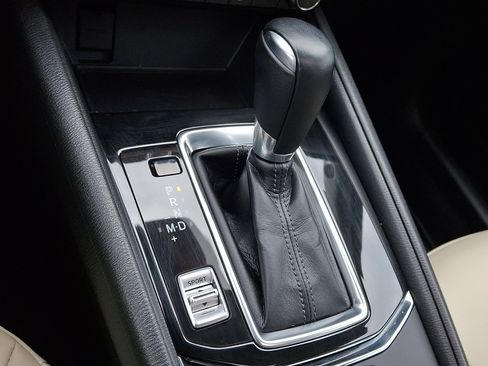 Used 2019 MAZDA CX-5 Touring image 17