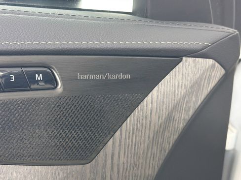 Used 2023 Volvo XC90 B6 Ultimate w/ Protection Package Premier image 20