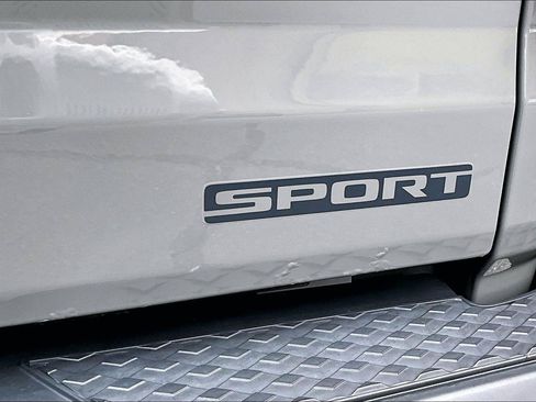Used 2021 Jeep Gladiator Sport AWD/4WD image 8