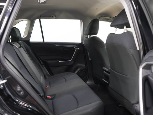 Used 2019 Toyota RAV4 LE AWD/4WD image 12