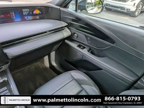 Certified 2024 Lincoln Nautilus Reserve w/ Equipment Group 202A AWD/4WD image 18