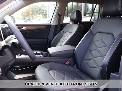 Used 2024 Volkswagen Atlas SE image 6