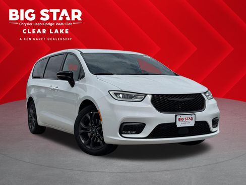 New 2026 Chrysler Pacifica Select FWD image 1