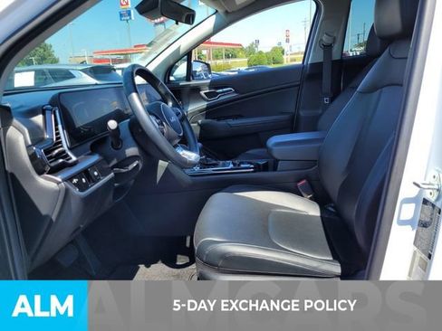 Used 2024 Kia Sportage EX FWD image 3