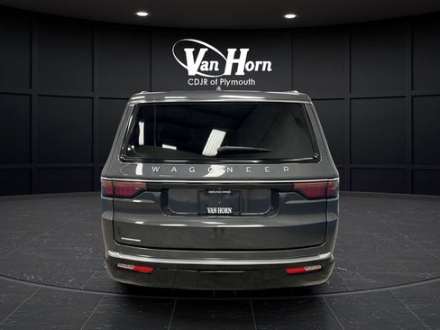 Used 2023 Jeep Wagoneer 4WD w/ Premium Group I image 6
