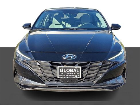 Used 2023 Hyundai Elantra Limited image 2