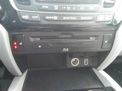 Used 2019 Honda Pilot Touring image 27