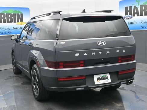 Used 2025 Hyundai Santa Fe SEL FWD image 4