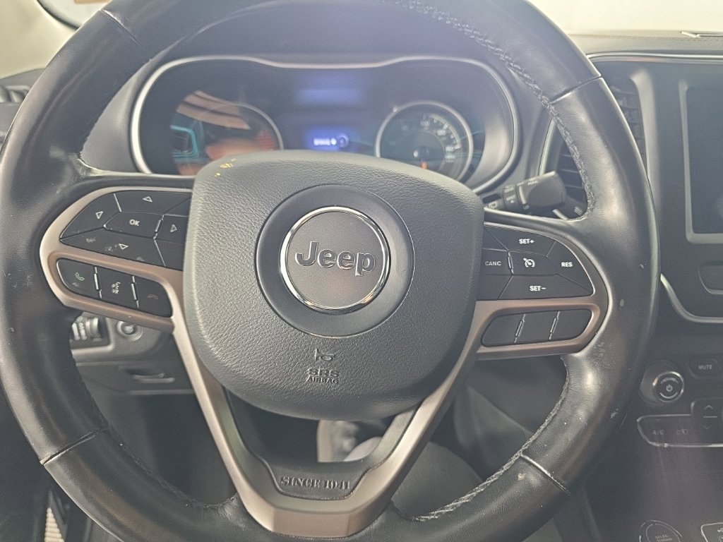 Used 2021 Jeep Cherokee Latitude Lux w/ Comfort/Convenience Group AWD/4WD image 24