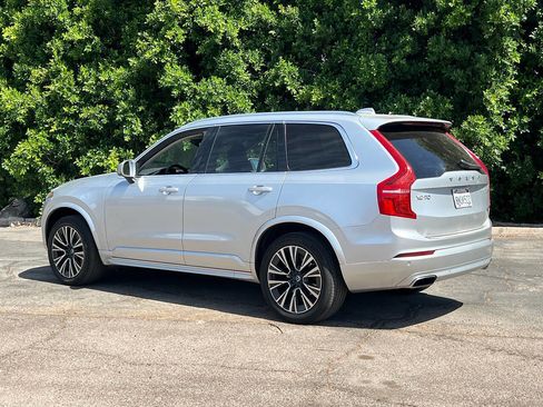 Used 2020 Volvo XC90 T5 Momentum w/ Protection Package Premier image 6