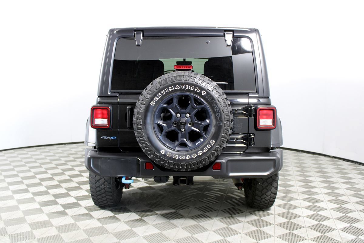 Used 2023 Jeep Wrangler Unlimited w/ Cold Weather Group AWD/4WD image 5
